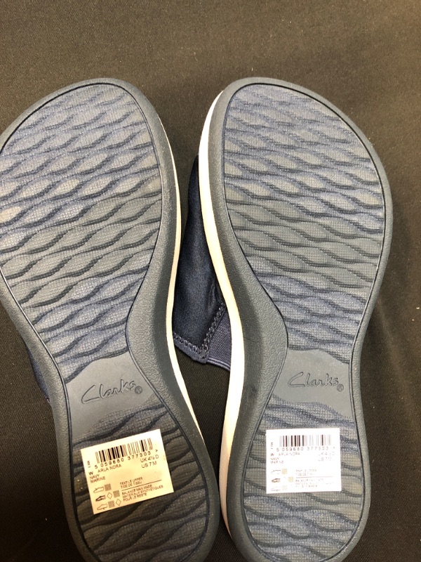 Photo 3 of Clarks Women's Arla Nora Slide Sandal
SIZE 5.5