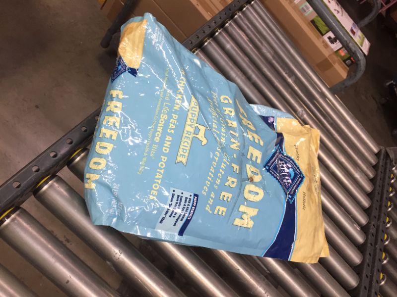 Photo 2 of Blue Buffalo Freedom Grain Free Natural Puppy Dry Dog Food, Chicken-----oct 25 2021
