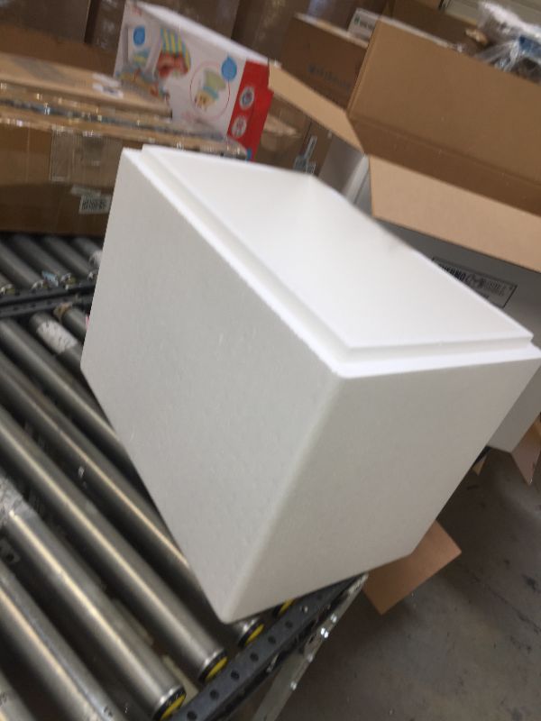 Photo 1 of 19"x12"x15.5" perishable insulated foam box 