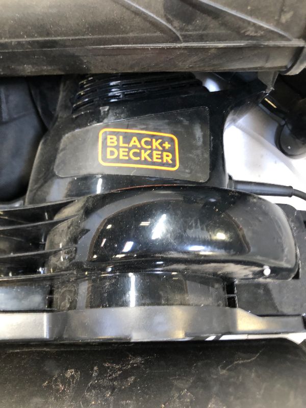 Photo 4 of Black & Decker 12 Amp Blower/vacuum/mulcher