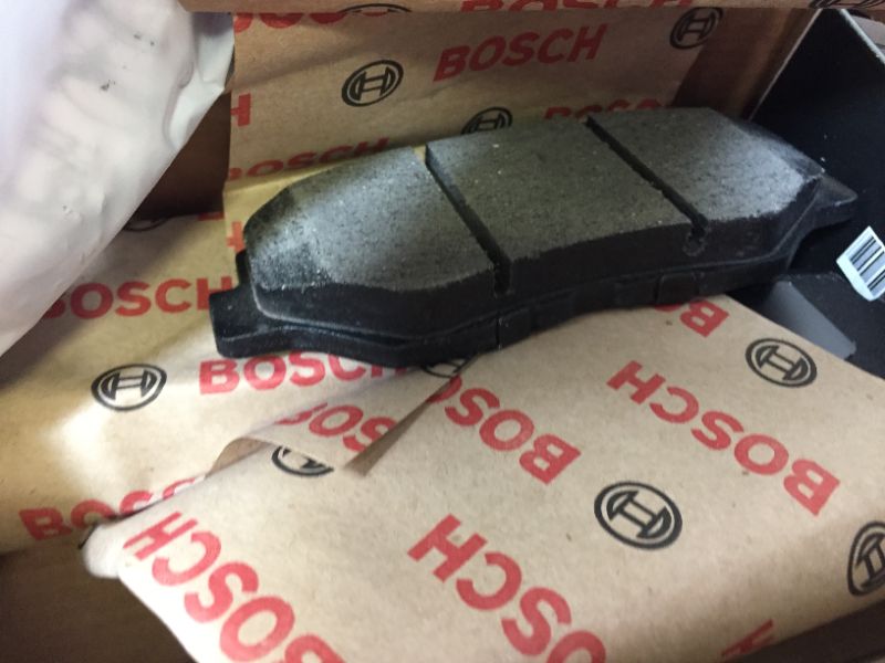 Photo 2 of Bosch BC943 QuietCast Premium Disc Brake Pad Set