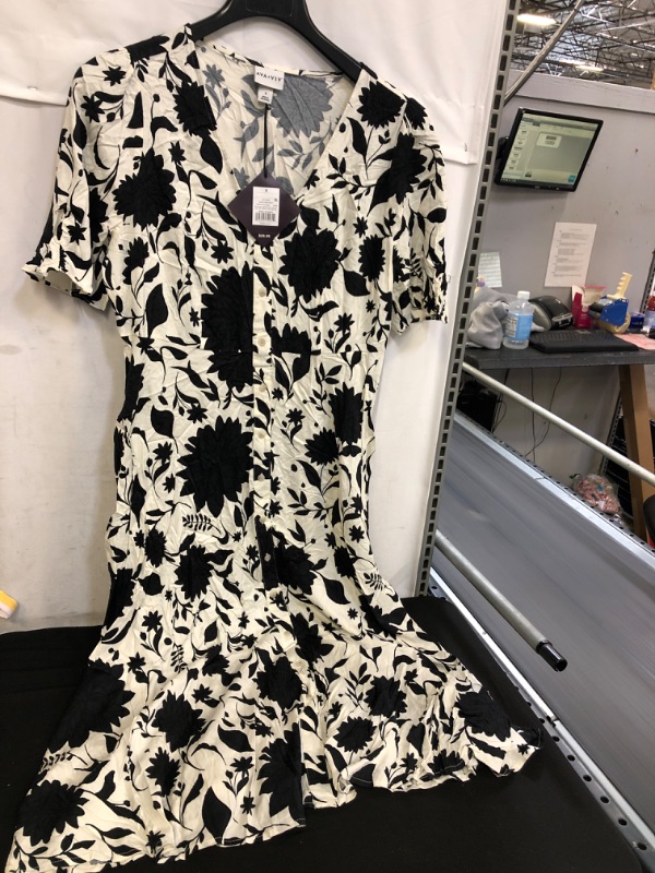 Photo 2 of AVA & VIV FLORAL BLACK AND WHITE DRESS, SIZE X