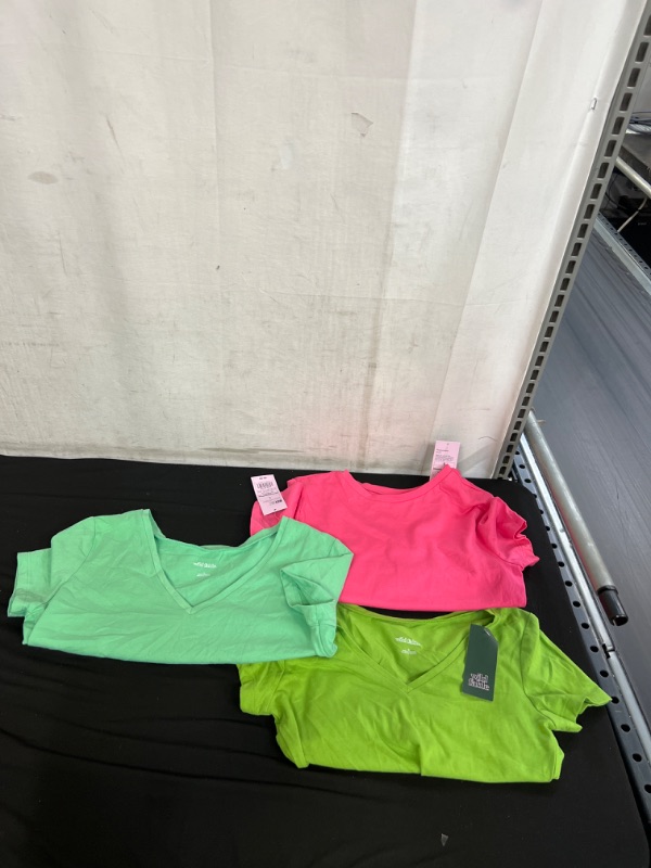 Photo 4 of 3PC LOT, Women' Hort Leeve V-Neck Cropped T-hirt - Wild Fable™, VARIOUS COLORS, 2 TOPS ARE A SIZE S, 1 LARGE 
