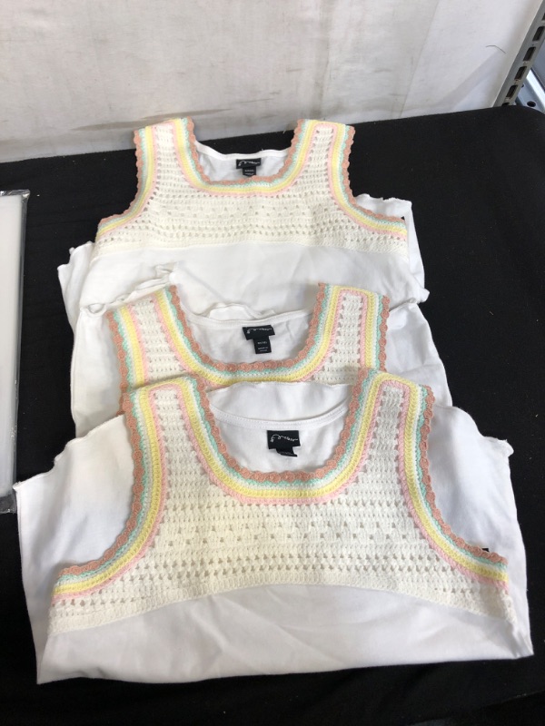 Photo 1 of 3PC LOT, Girls' Crochet Tank Top - Art Class™, SIZE: M (2), S (1)
