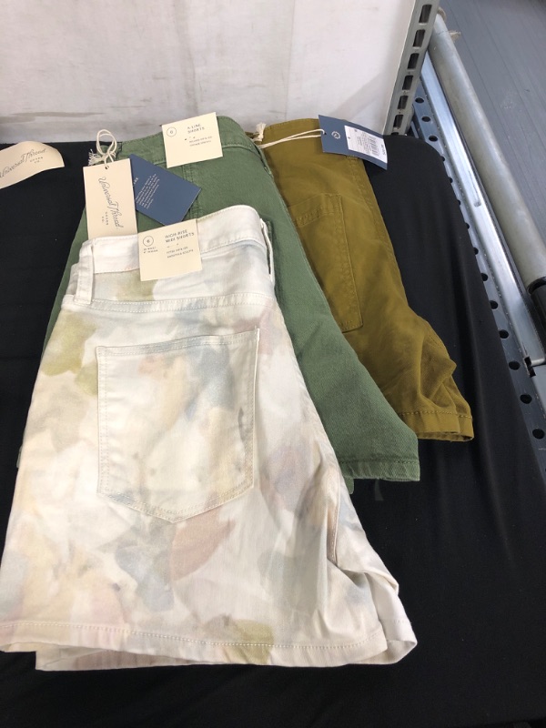 Photo 1 of 3PC LOT, VARIOUS WOMENS SHORTS, SIZE 6