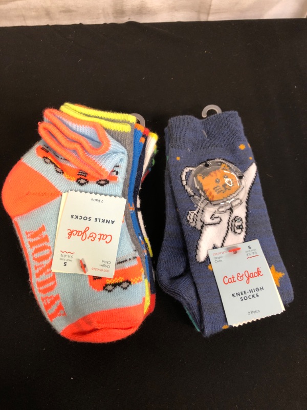 Photo 1 of 2PC LOT, KIDS MULTI PACK SOCKS, SIZE S 5.5- 8.5