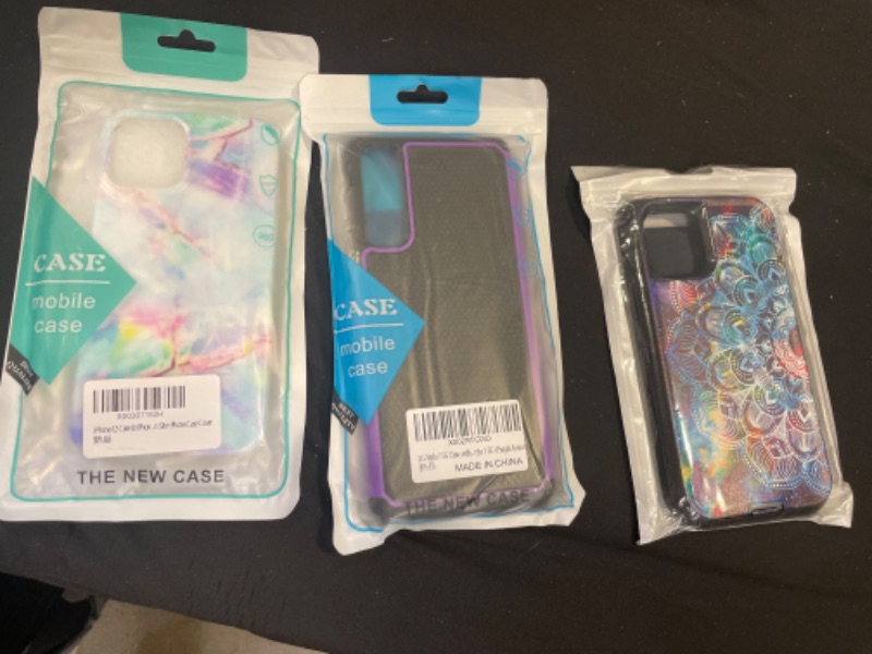 Photo 1 of pack of 3 misc phone cases