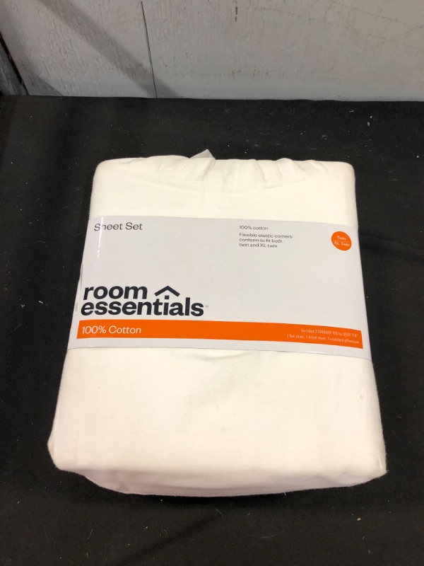 Photo 1 of 100% Cotton Sheet Set - Room Essentials™- SIZE TWIN/TWIN XL
