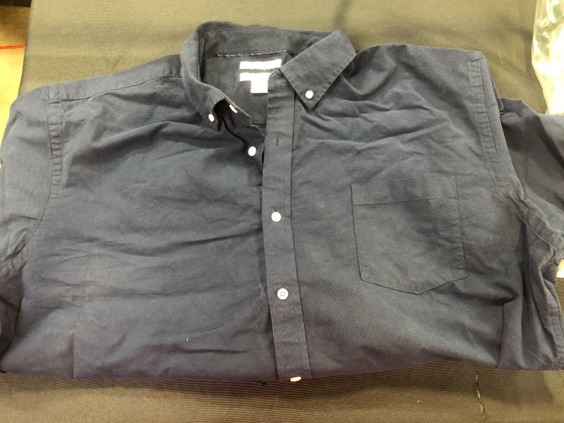 Photo 2 of Amazon Essentials Men's Regular-Fit Short-Sleeve Pocket Oxford Shirt