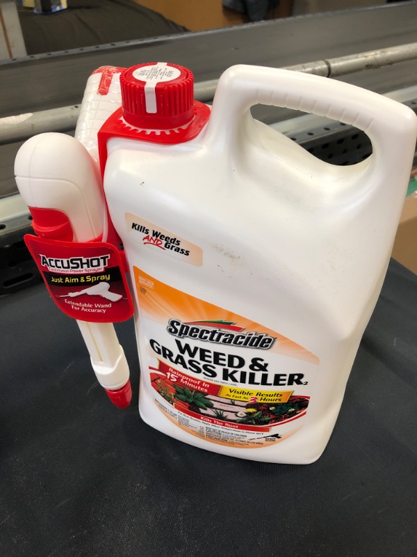 Photo 2 of 1.33gal Weed & Grass Killer AccuShot Sprayer - Spectracide

