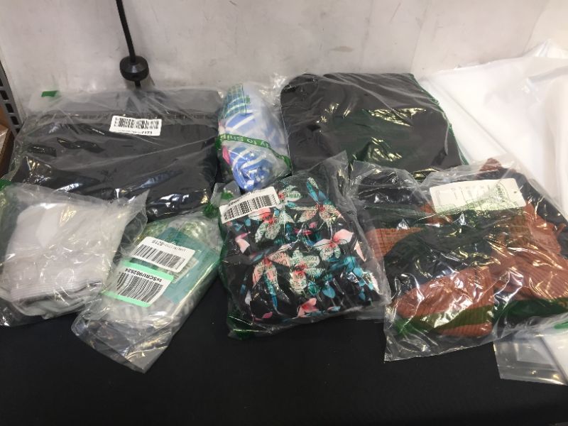 Photo 1 of ASSORTED USED CLOTHING BAG LOT, VARIOUS SIZES SOLD AS IS