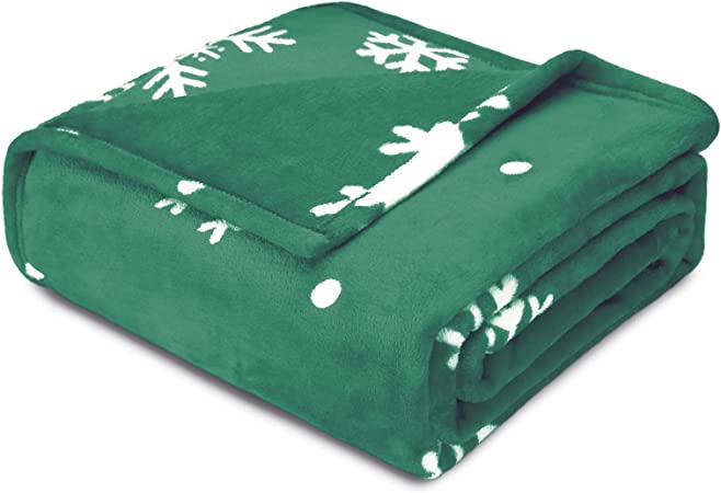 Photo 2 of DANGTOP Flannel Throw Blanket, Super Soft Cozy Snowflake Blanket Fuzzy Fluffy Plush Throw Home Decor for Christmas Winter Holiday, Bed, Soda, Couch (Green, 51x59 inches)

