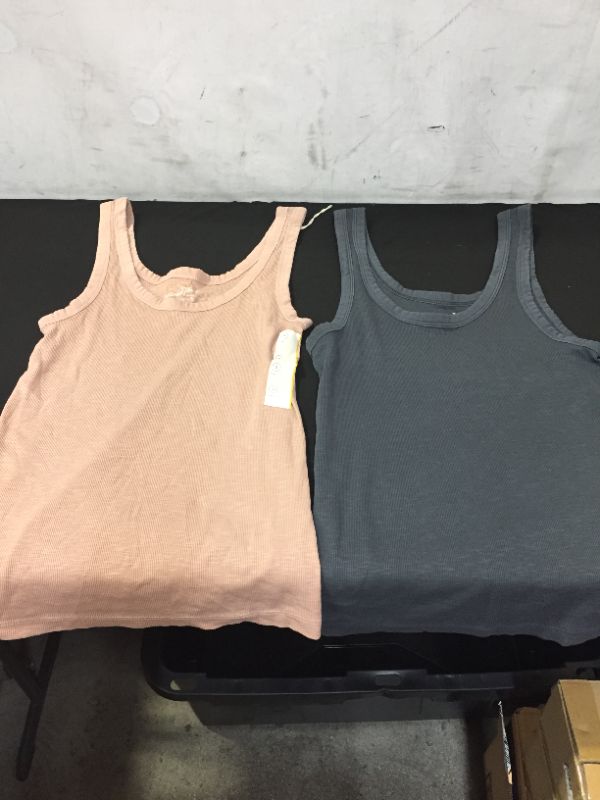 Photo 3 of 2 Women's Tank Top - Universal Thread™ SIZE S 


