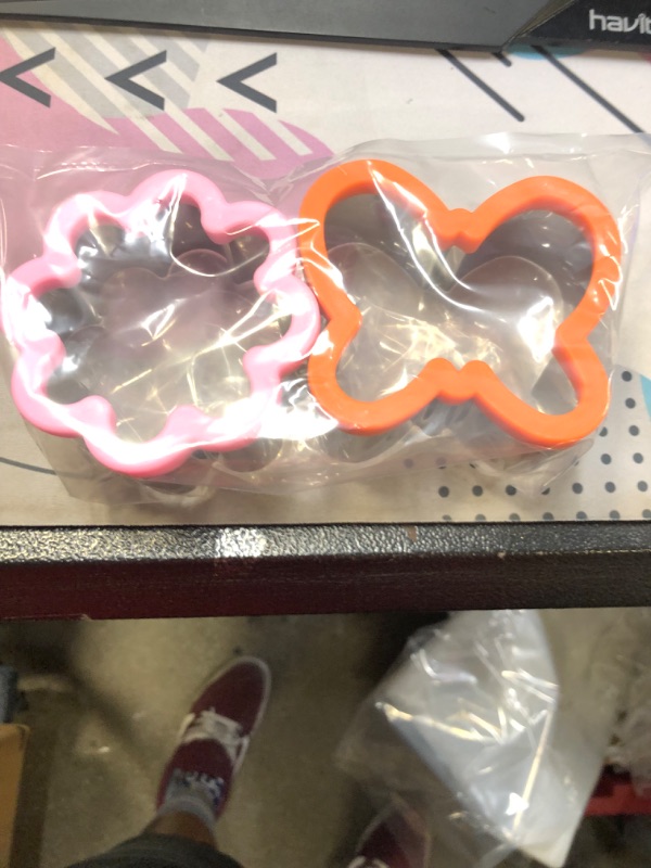 Photo 4 of  Durable Tin Plated Steel Sandwiches Cutter, Butterfly & Flower Shapes Cookie Cutter Biscuit Cutter -Food Grade Biscuit Mold Cake Cutter for Kids, 2Pack  -- Slightly Used --
