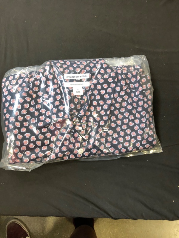 Photo 1 of Amazon Essentials Men's Regular-fit Short-Sleeve Print Shirt  -- Size  Medium --