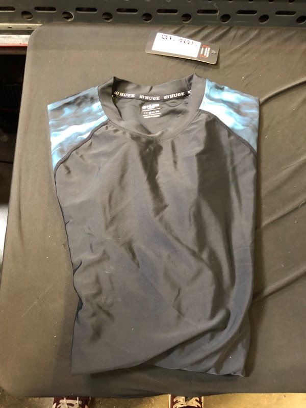 Photo 2 of  Men's Rash Guard Long Sleeves UPF 50+ UV Sun Protection Quick Drying Splice Compression Swim Shirts  -- Size XL --