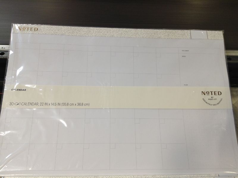 Photo 3 of Undated Post-it Desk Calendar Pad White