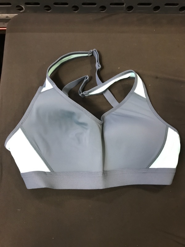 Photo 2 of Champion Women's Infinity Shape Sports Bra SIZE M