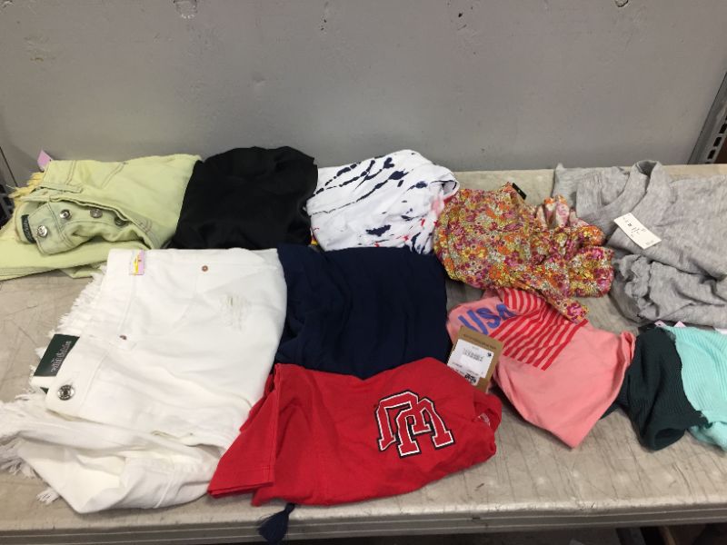 Photo 1 of BAG LOT OF WOMEN'S CLOTHING DIFFERENT SIZES --SOLD AS IS ---
