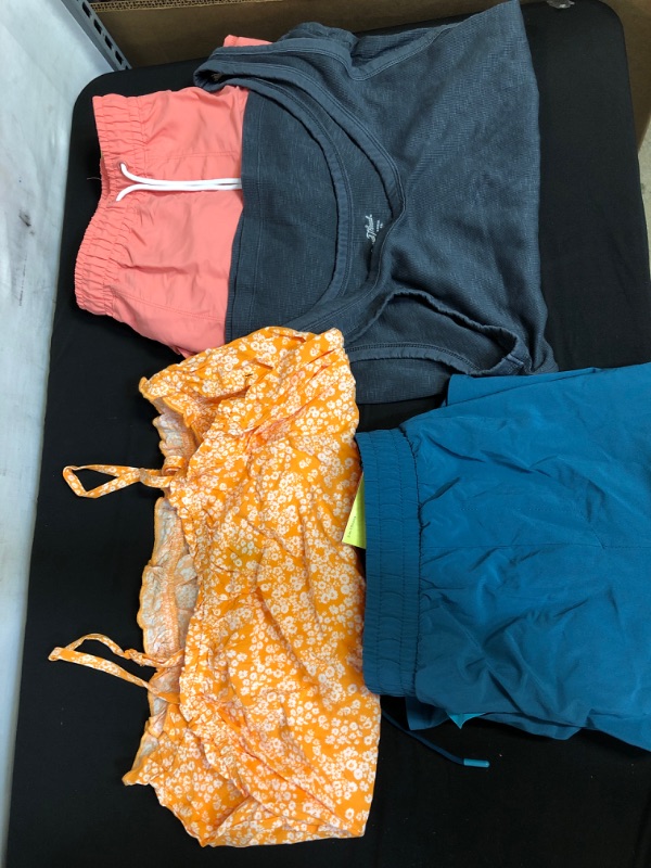 Photo 1 of 4PC LOT, VARIOUS WOMENS CLOTHING, SIZE XXL