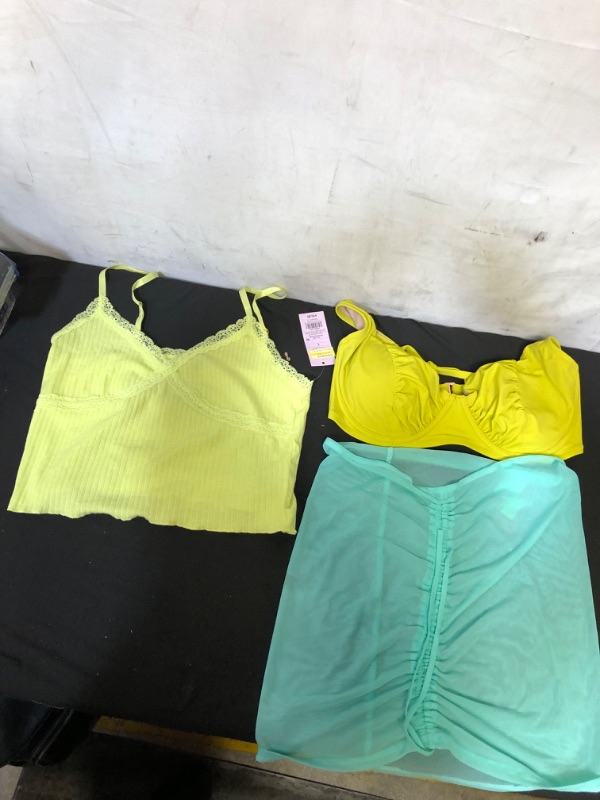 Photo 1 of 3 PC LOT, WOMENS CLOTHES SIZES L, M ,38DD
