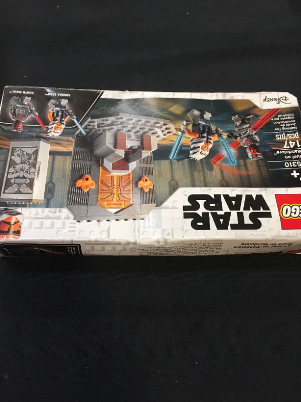 Photo 2 of Duel on Mandalore 75310 147 pieces --FACTORY SEALED --