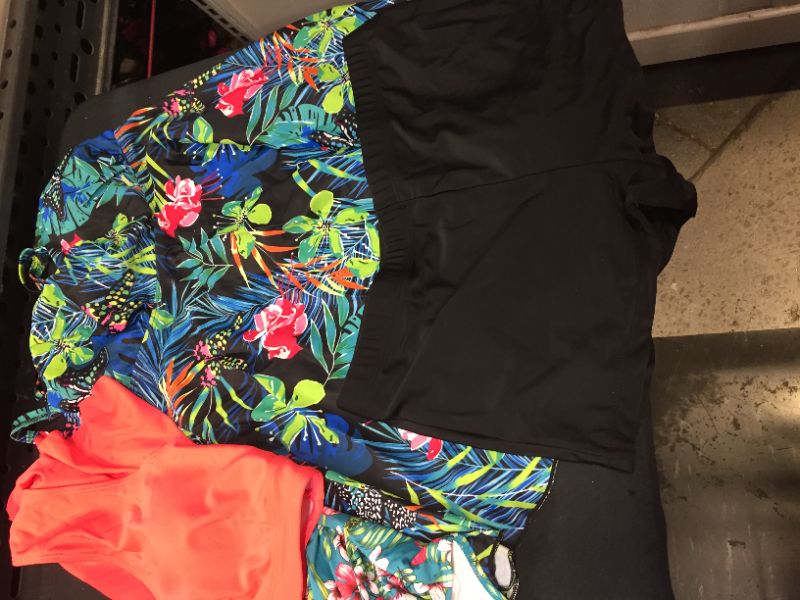 Photo 2 of BAG LOT WOMEN'S SWIMSUITS SIZE L AND XL --SOLD AS IS --