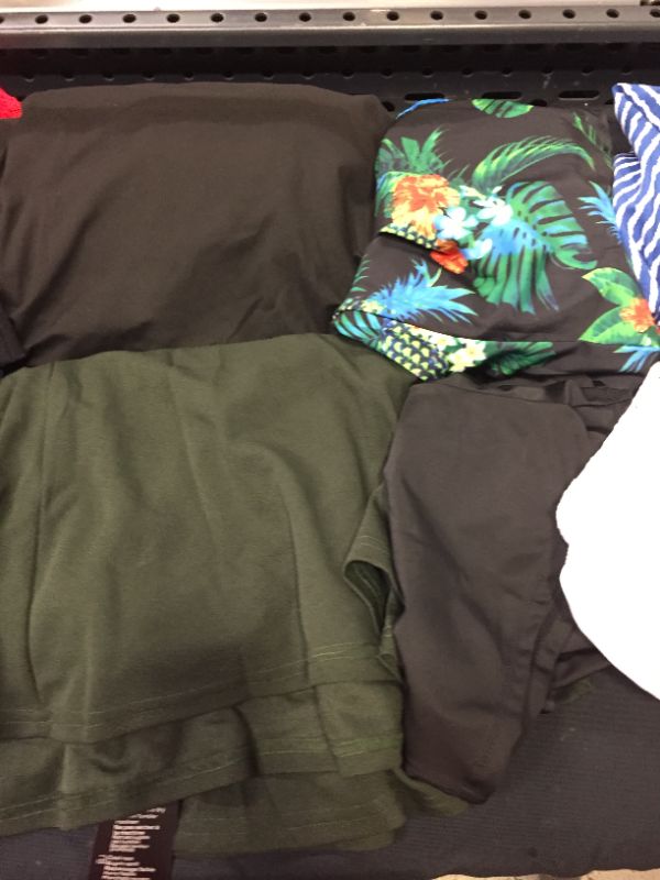 Photo 2 of BAG LOT OF WOMEN'S CLOTHING SIZE XL,1XL,2XL --SOLD AS IS ---