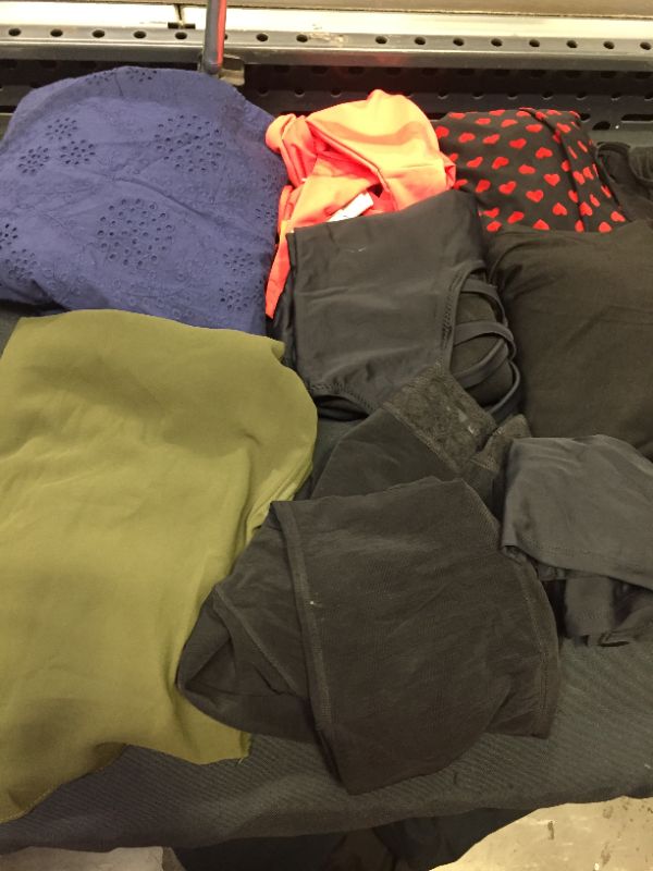 Photo 1 of BAG LOT OF WOMEN'S CLOTHING SIZE S  --SOLD AS IS ---