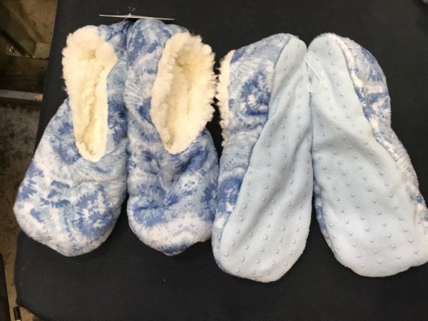 Photo 1 of 2 pairs S/M size Women's Cozy Pull-On Slipper Socks
