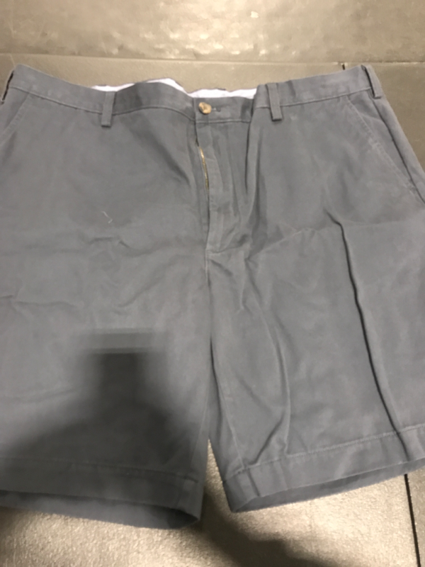 Photo 2 of Amazon Essentials Men's Classic-Fit 9" Short Size 44
