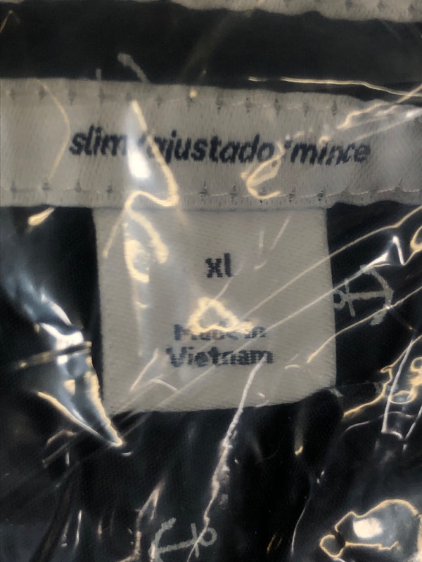 Photo 3 of Amazon Essentials Men's Slim-fit Short-Sleeve Print Shirt. SIZE XL 