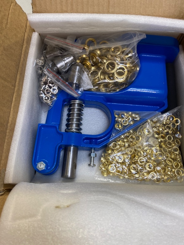 Photo 4 of 3 Die Hand Press Grommet Machine Grommets Eyelet Tool Kit with Handle Cover 2400 Pieces Grommets for Grommets Snap Buttons Rivets Eyelets Pearls, Size 0, 2, 4 (Blue)
