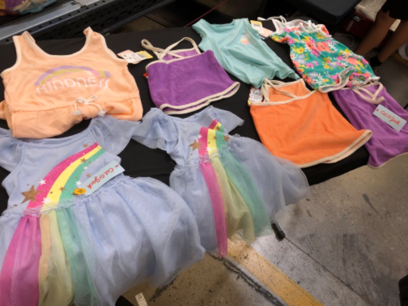 Photo 1 of 8 ITEM KIDS CLOTHES LOT 
SIZES VARY 