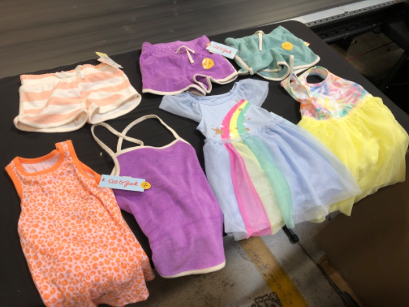 Photo 1 of 7 ITEM KIDS CLOTHES LOT
SIZES VARY 