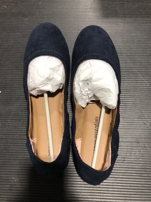 Photo 2 of Amazon Essentials Women's Belice Ballet Flat NAVY Blue Size 7.5 
