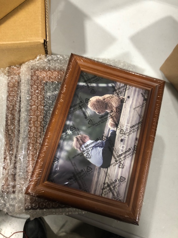 Photo 1 of 4pcs wooden photo frame. 4 x 6