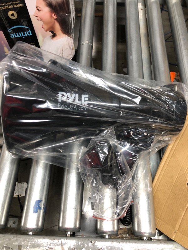 Photo 3 of ***SEE NOTES*** Pyle Megaphone Speaker PA Bullhorn with Built-in Siren 50 Watts & Adjustable Volume Control Ideal for Football, Baseball, Hockey, Cheerleading Fans & Coaches or for Safety Drills - PMP53IN