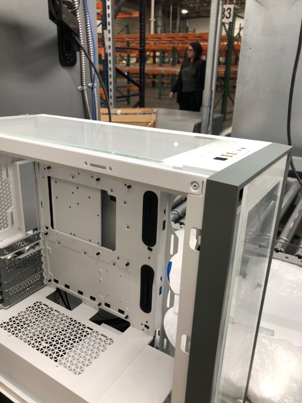Photo 1 of Corsair iCUE 5000X RGB Tempered Glass Mid-Tower ATX PC Smart Case - White White 5000X Smart Case