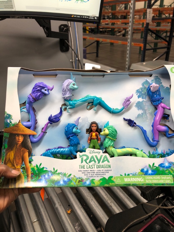 Photo 2 of Disney's Raya and The Last Dragon Sisu Family Pack, Includes 5 Dragon Toys and Raya Doll, Toys for Kids 3 and Up