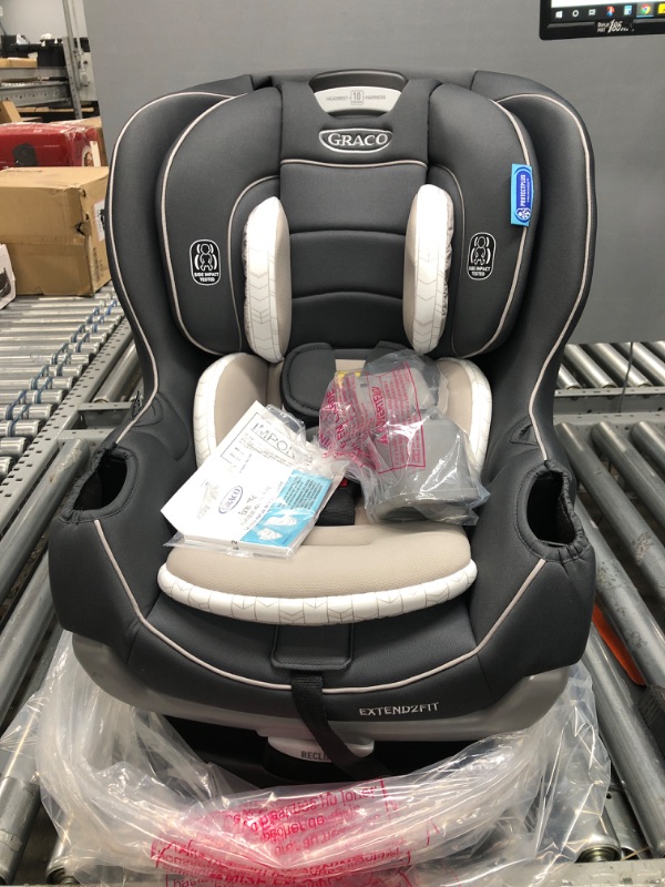 Photo 2 of Graco Extend2Fit 3-in-1 Car Seat, Stocklyn , 20.75x19x24.5 Inch (Pack of 1)