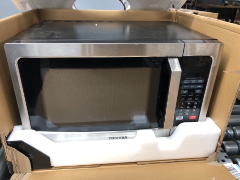 Photo 2 of **Not functional parts only!! Toshiba Em131a5c-ss Microwave Oven with Smart Sensor Easy Clean Interior