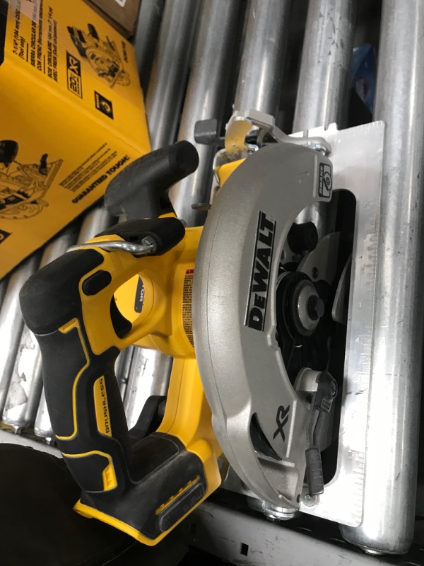 Photo 3 of ***PARTS ONLY*** DEWALT 20V MAX 7-1/4-Inch Circular Saw with Brake, Tool Only, Cordless (DCS570B) Circular Saw Only