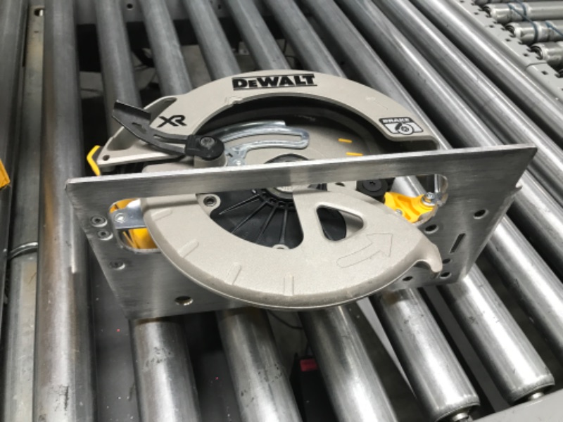 Photo 4 of ***PARTS ONLY*** DEWALT 20V MAX 7-1/4-Inch Circular Saw with Brake, Tool Only, Cordless (DCS570B) Circular Saw Only