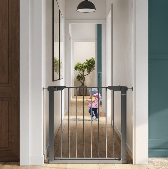 Photo 1 of Graco BabySteps Expandable Metal Infant Baby Safety Gate Gray
