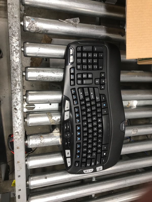 Photo 2 of ** tested** Logitech MK550 Wireless Wave K350 Keyboard  *** mouse not included*** 