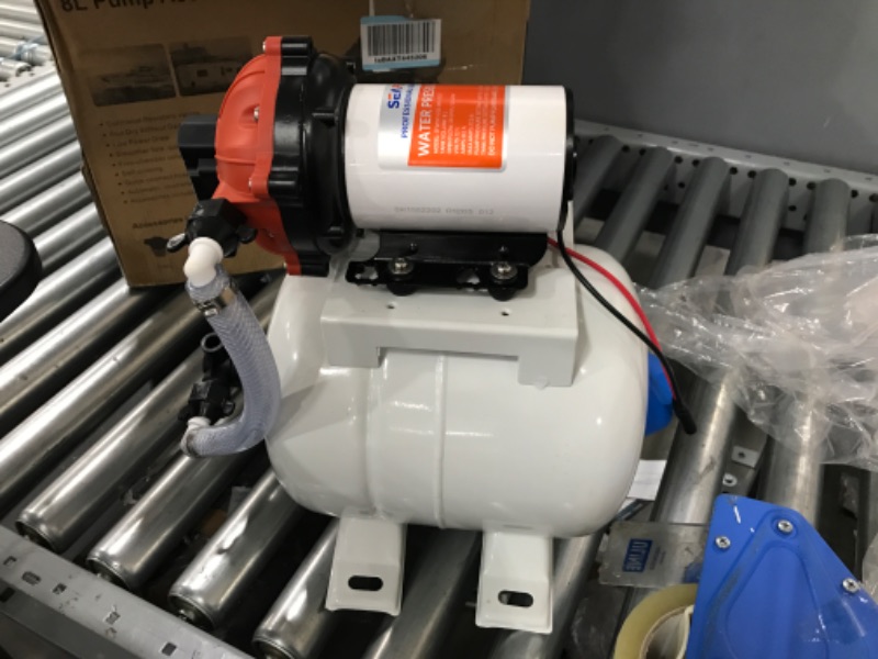 Photo 2 of ALL NEW 55 Series SeaFlo Marine Water Pump 12 V DC 60 PSI 5.5 GPM 2 Gallon Accumulator Tank System with HEAVY DUTY PRESSURE SWITCH