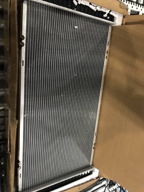 Photo 2 of DWVO 34'' Core Radiator Compatible with Chevy Silverado Suburban GMC Yukon Sierra Tahoe Escalade Hummer H2 4.3L 4.8L 5.3L 6.0L 6.2L V8 DWRD1001