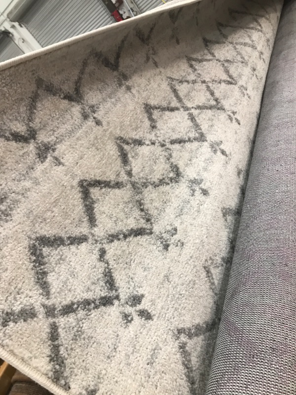 Photo 1 of 7'6X9'6 AREA RUG