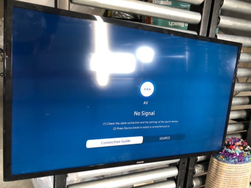 Photo 2 of **MINOR SCUFFS FROM SHIPPING** SAMSUNG 40-inch Class LED Smart FHD TV 1080P (UN40N5200AFXZA, 2019 Model)